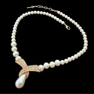 ✨Beautiful Signed Vendome Elegant Pearl Necklace with Rhinestones